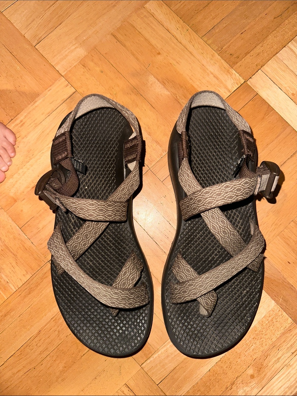 Vibram Brown and Black Adjustable Hiking Sandals Womens 8